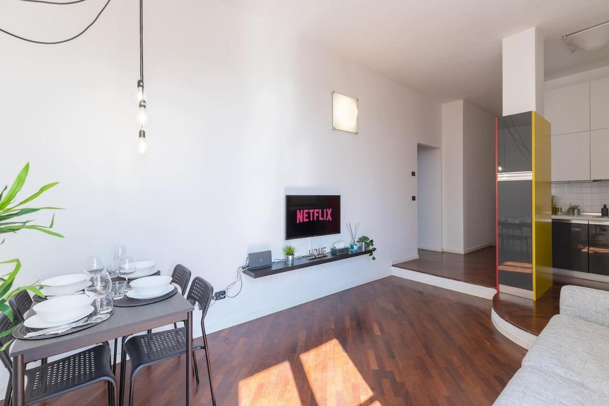 Ale Apartment Castello Imperatore -Parking Disponibile- プラート エクステリア 写真