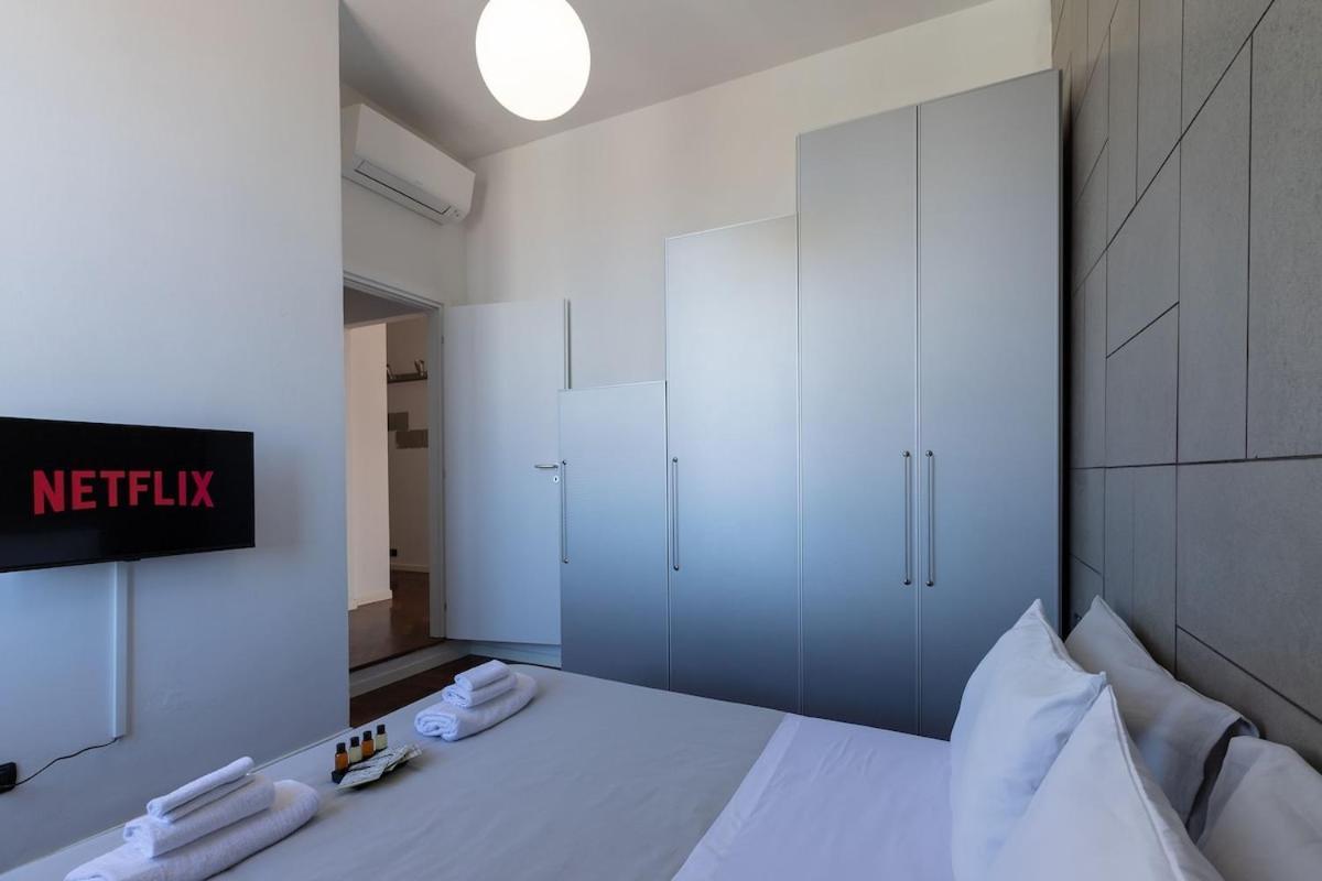 Ale Apartment Castello Imperatore -Parking Disponibile- プラート エクステリア 写真