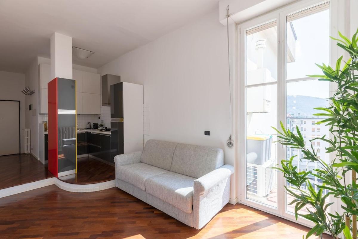 Ale Apartment Castello Imperatore -Parking Disponibile- プラート エクステリア 写真