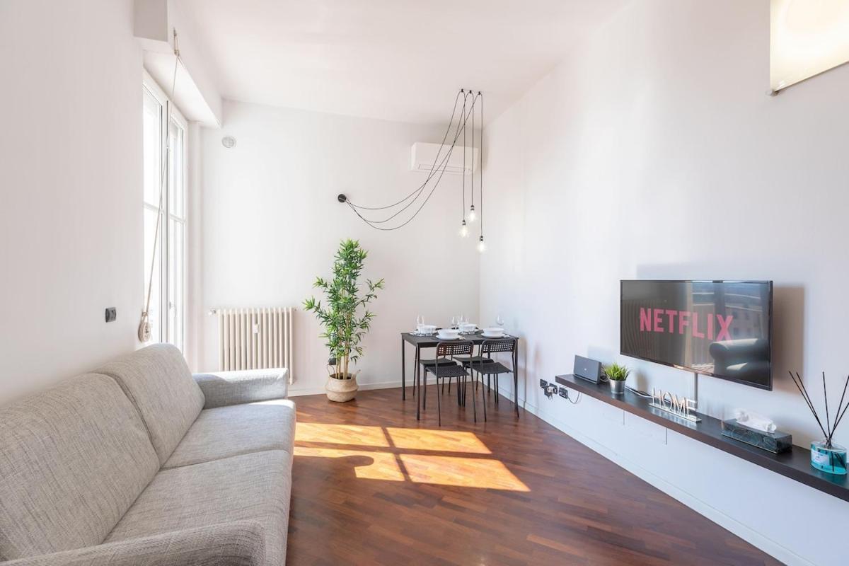 Ale Apartment Castello Imperatore -Parking Disponibile- プラート エクステリア 写真