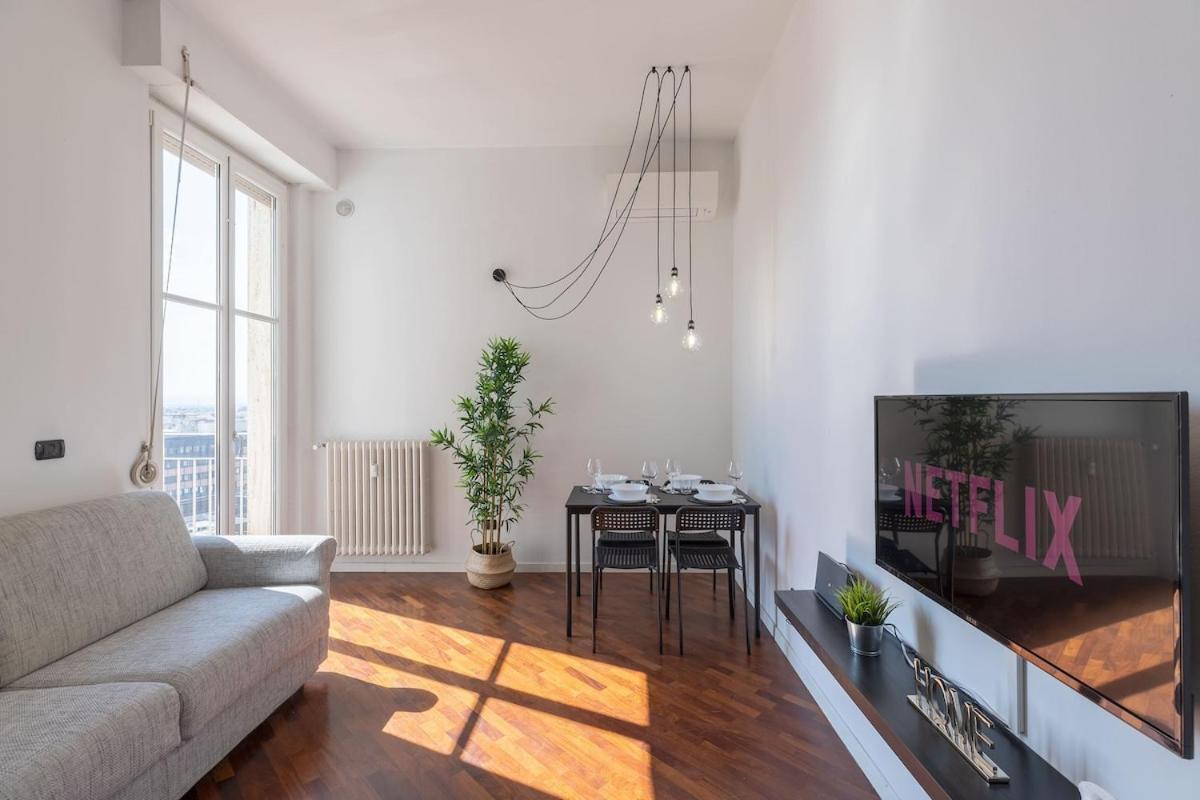 Ale Apartment Castello Imperatore -Parking Disponibile- プラート エクステリア 写真